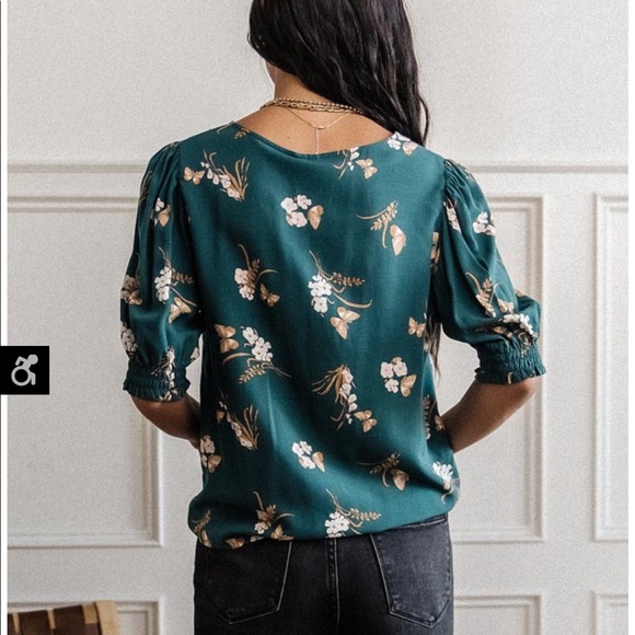 Boho Teal floral V-Neck - Picture 4 of 5